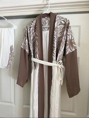 Neutral Floral Robe with Taupe Trim